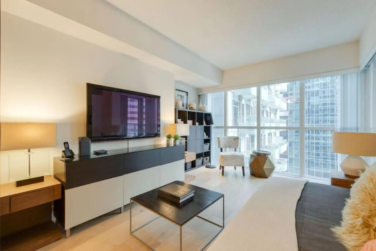 Lux 2Br 1Ba Steps To Cn Tower W Parking Included Villa Toronto