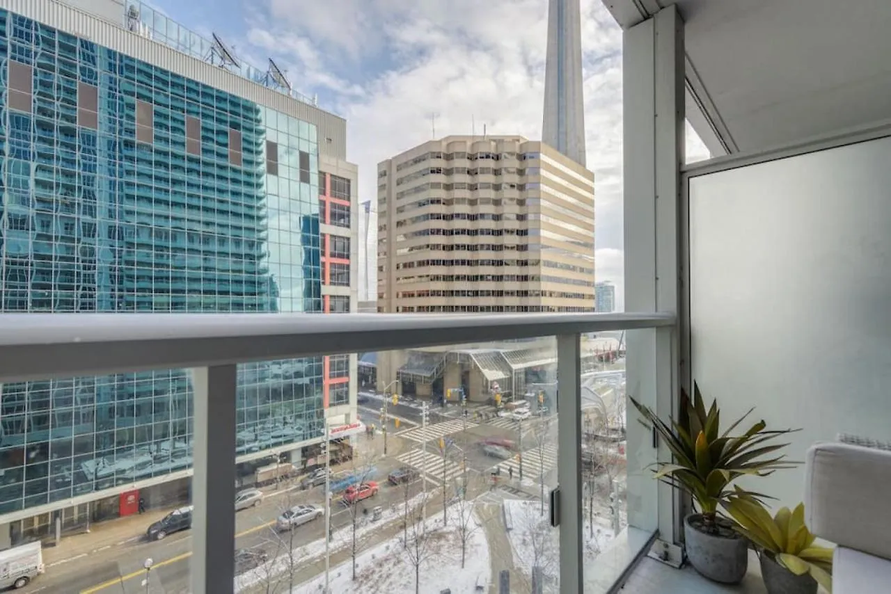 Lux 2Br 1Ba Steps To Cn Tower W Parking Included Villa Toronto Holiday home